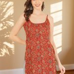 Brownverse Women Floral Printed Shoulder Straps Straight Kurti