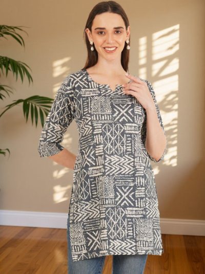 Brownverse Women Abstract Printed V-Neck Straight Kurti