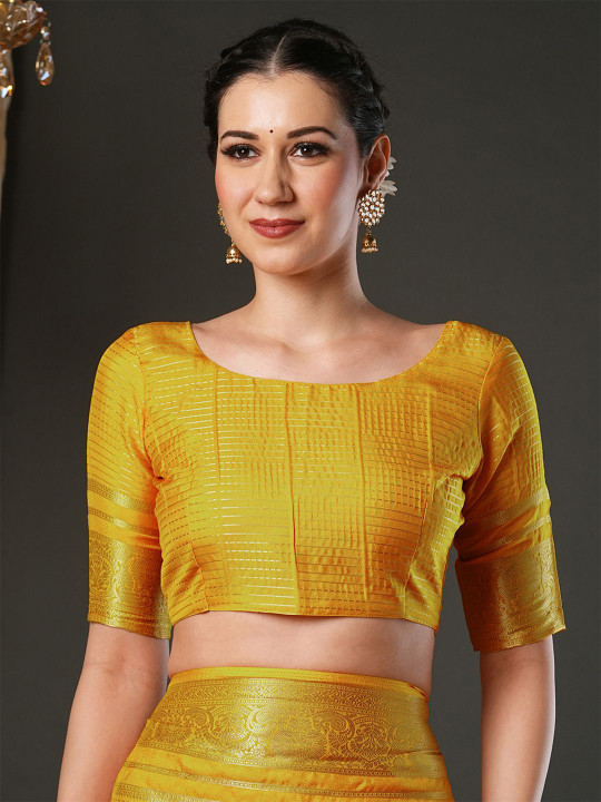 Woven Design Zari Banarasi Saree - Image 3