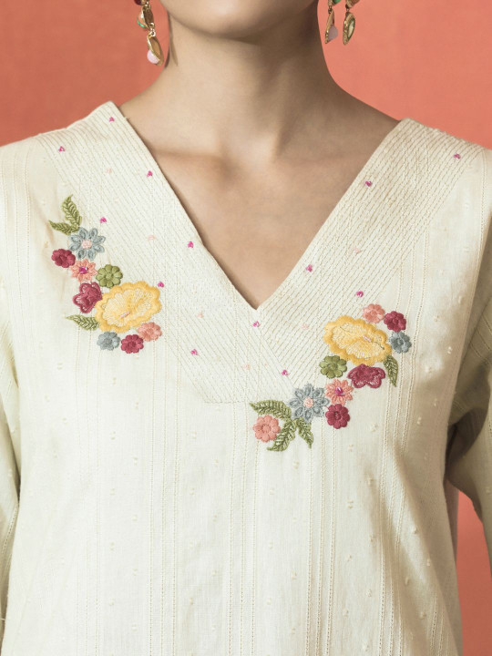 Floral Embroidered V-Neck Sequinned Cotton Straight Kurta With Trouser & Dupatta - Image 7