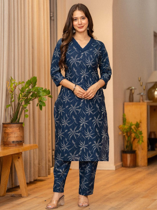 Women Floral Printed Regular Pure Cotton Kurta with Harem Pants - Image 5