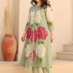 Aaghnya Women Floral Printed Pleated Kurta with Trousers