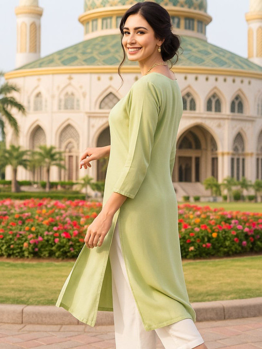 Women Floral Embroidered Chikankari Kurta - Image 4